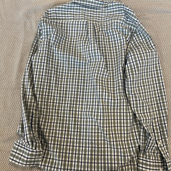 Vineyard vines performance shirt - Picture 3 of 3